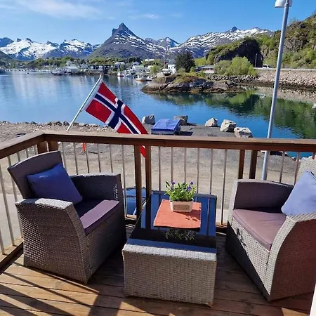 Tobiasbua * Svolvaer